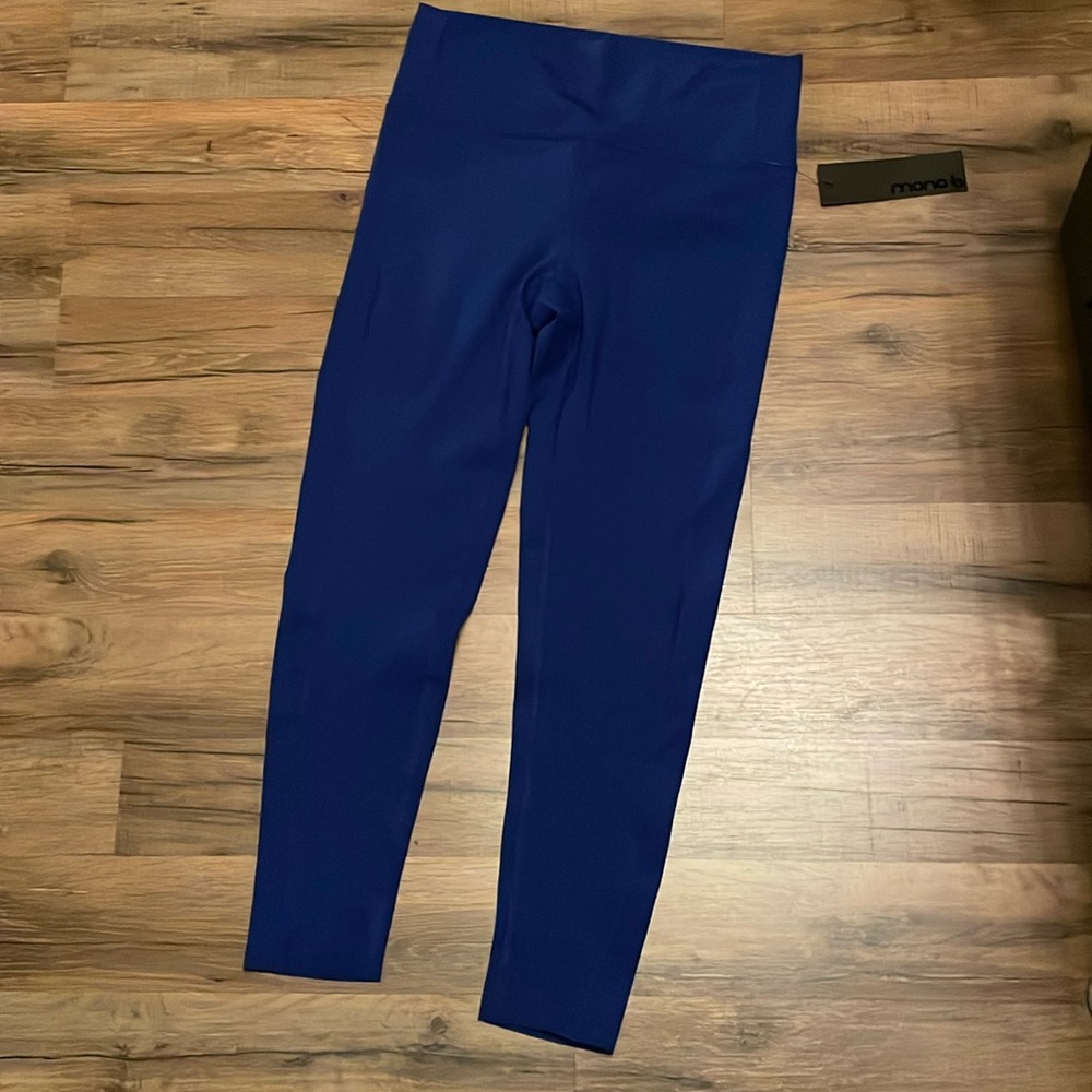 Mono B size Medium Leggings